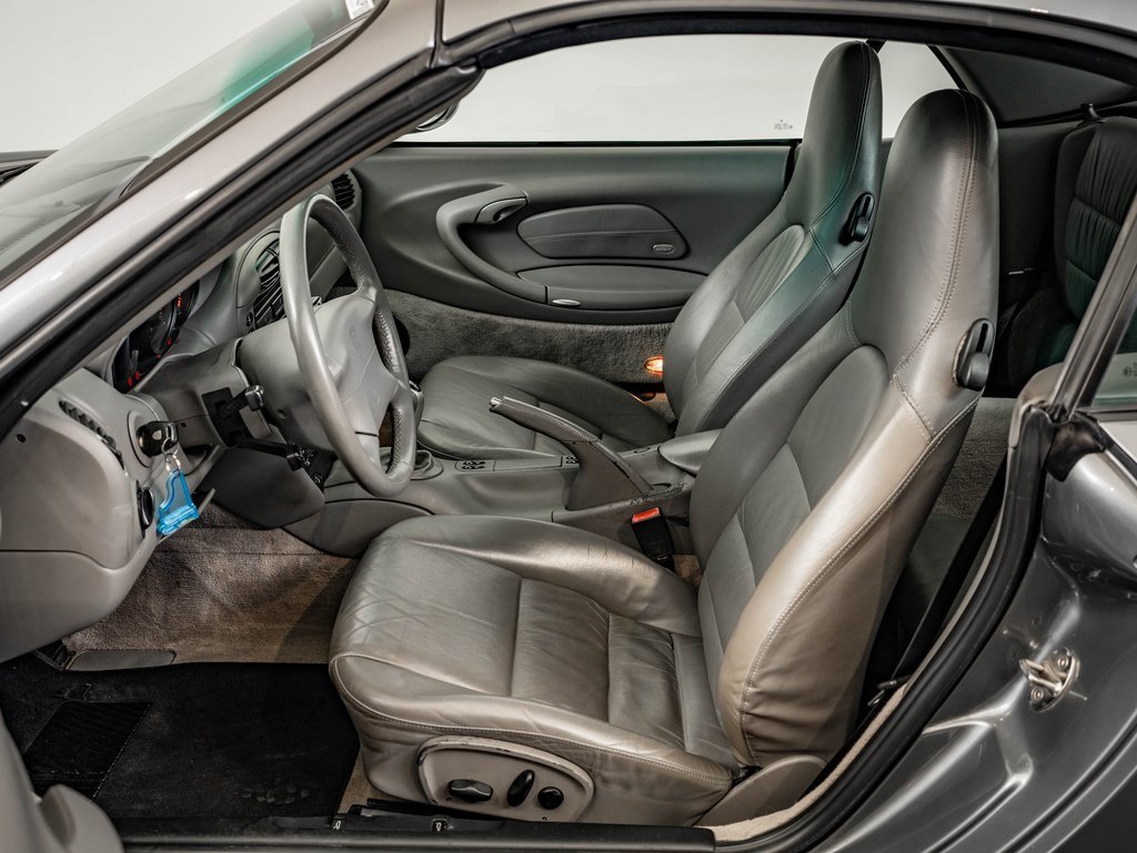 Used 2001 Porsche 911 Carrera image 5