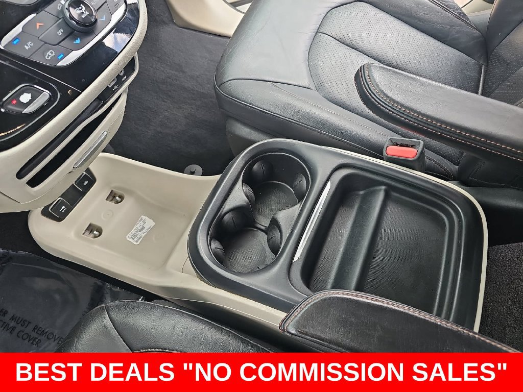 Used 2018 Chrysler Pacifica Touring-L FWD image 24