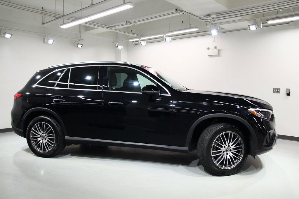 Certified 2025 Mercedes-Benz GLC 300 4MATIC image 9