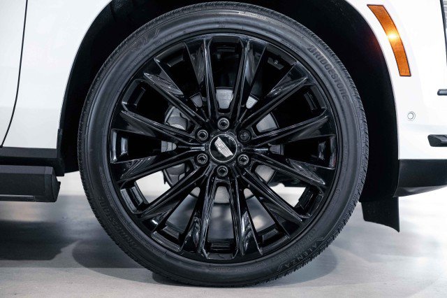 Used 2025 Cadillac Escalade Sport Platinum w/ LPO, ONYX Package image 37