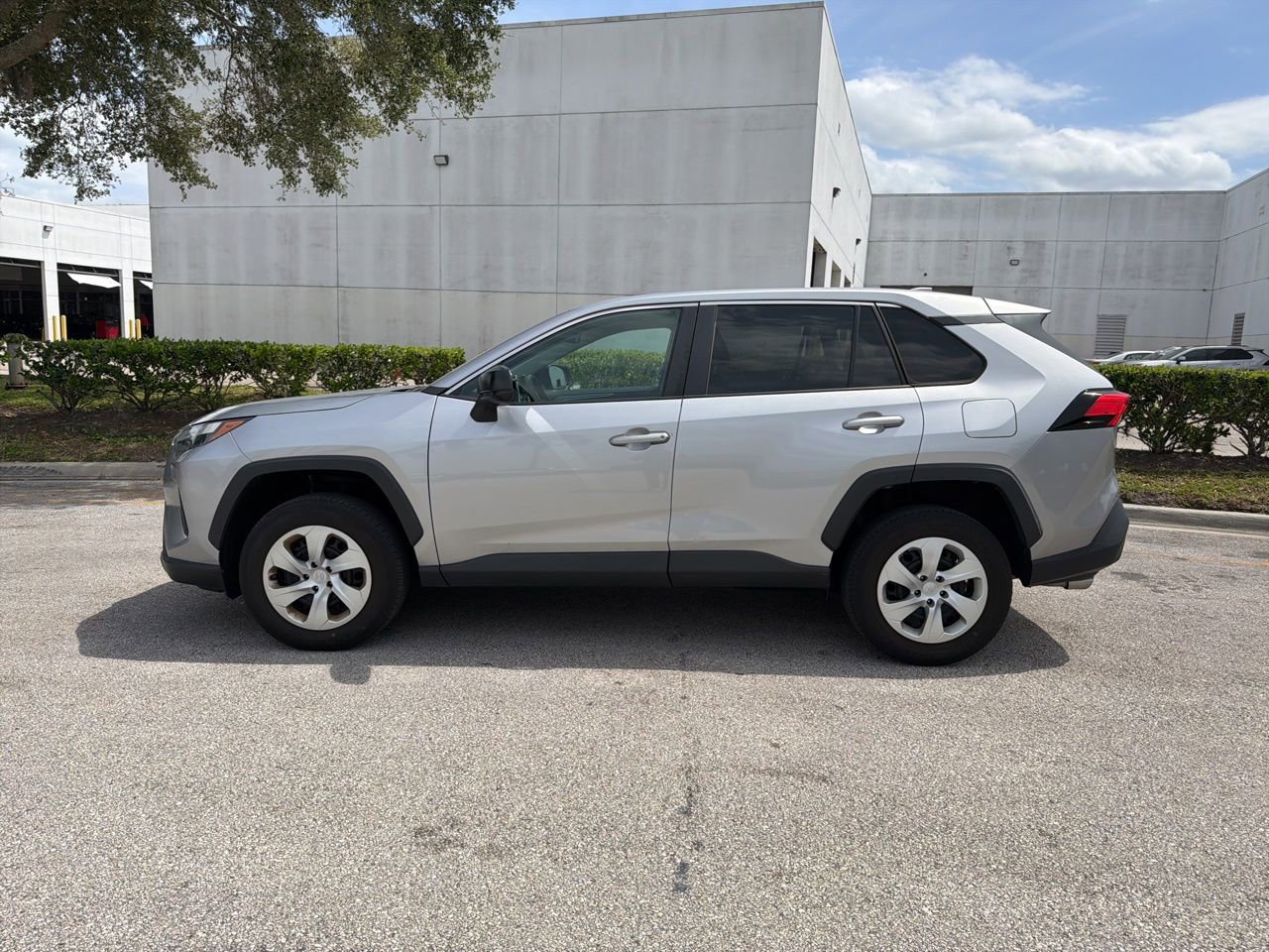 Used 2023 Toyota RAV4 LE image 2