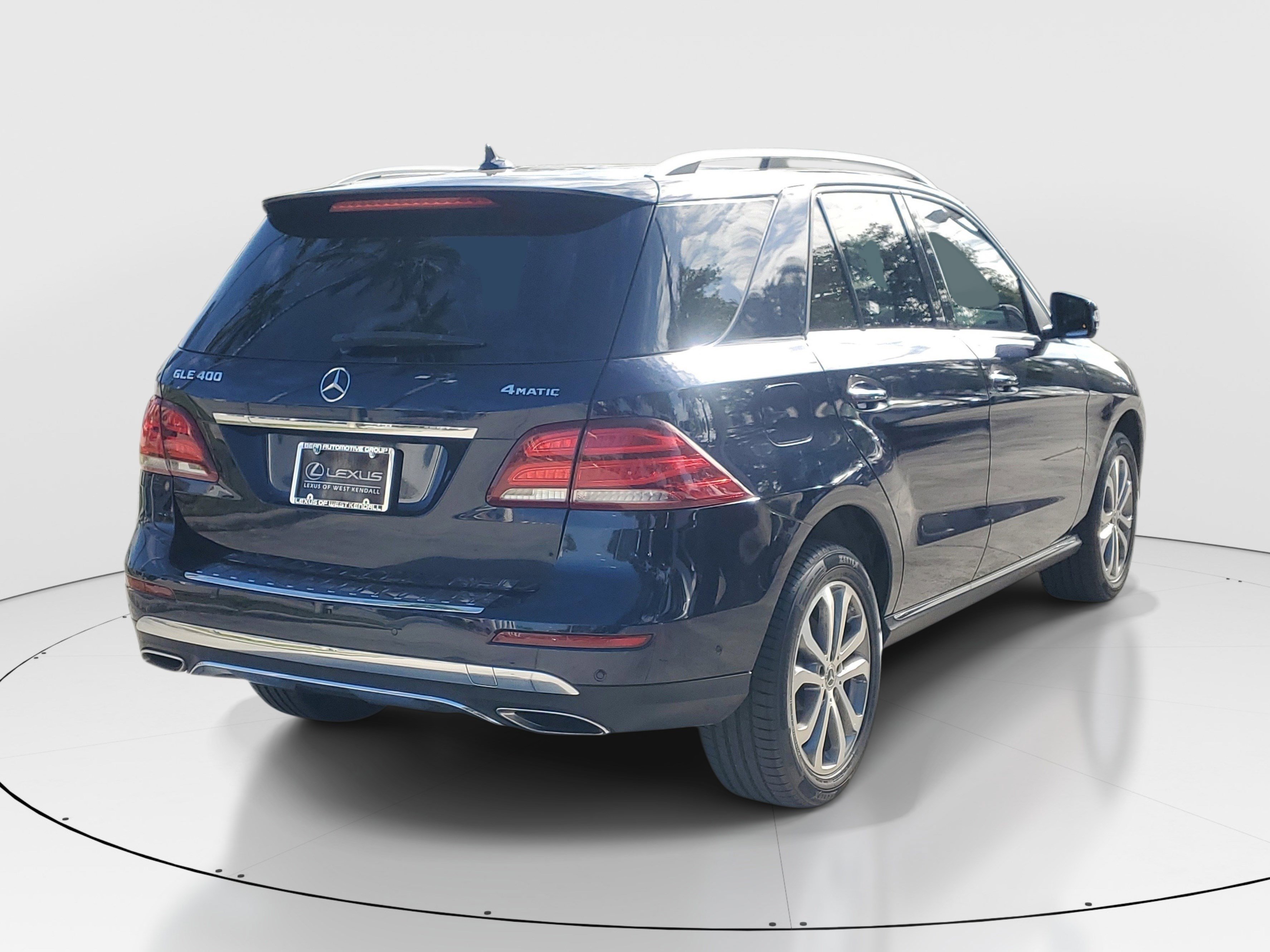 Used 2019 Mercedes-Benz GLE 400 4MATIC image 3