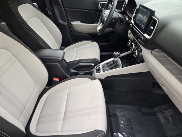 Certified 2025 Hyundai Venue SEL FWD image 13