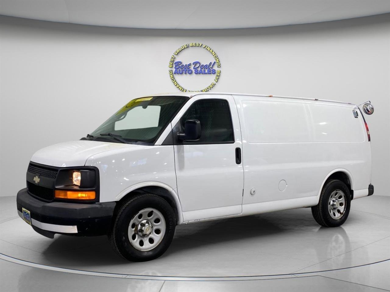 Used 2011 Chevrolet Express 1500 image 2