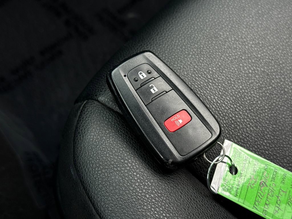 Used 2024 Toyota 4Runner TRD Off-Road Premium image 32