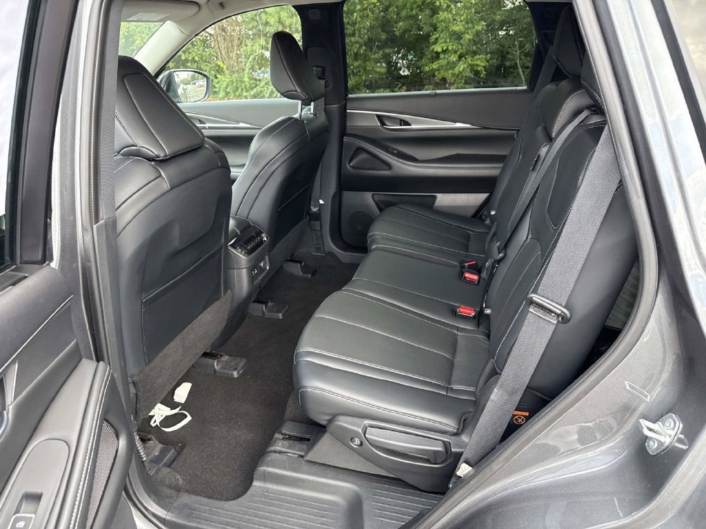 Used 2023 INFINITI QX60 Luxe w/ Cargo Package AWD/4WD image 17