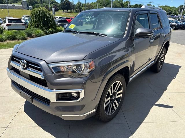 Used 2022 Toyota 4Runner Limited AWD/4WD image 3