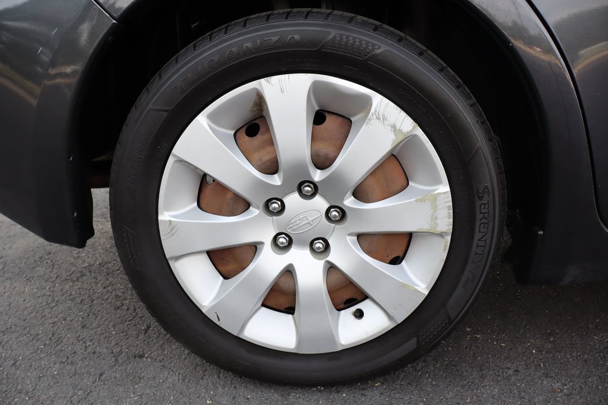 Used 2010 Subaru Impreza 2.5i AWD/4WD image 41