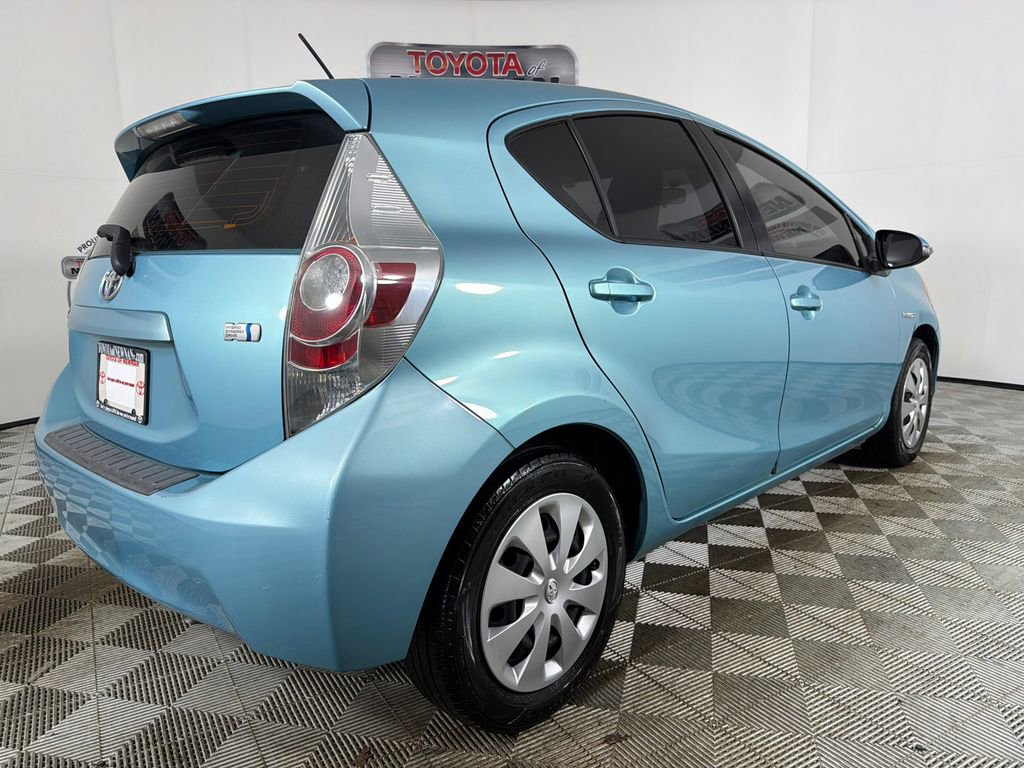 Used 2014 Toyota Prius C One image 3