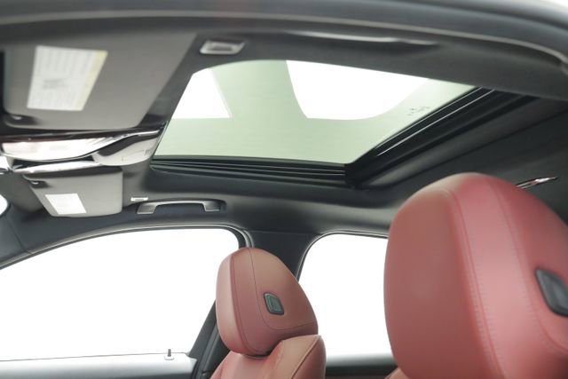 Used 2025 BMW 330i Sedan w/ M Sport Package image 33