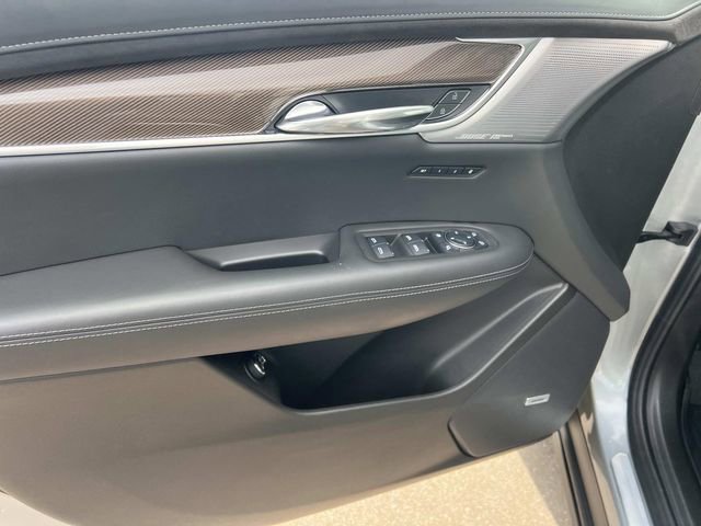 Certified 2025 Cadillac XT6 Premium Luxury w/ Platinum Package image 14