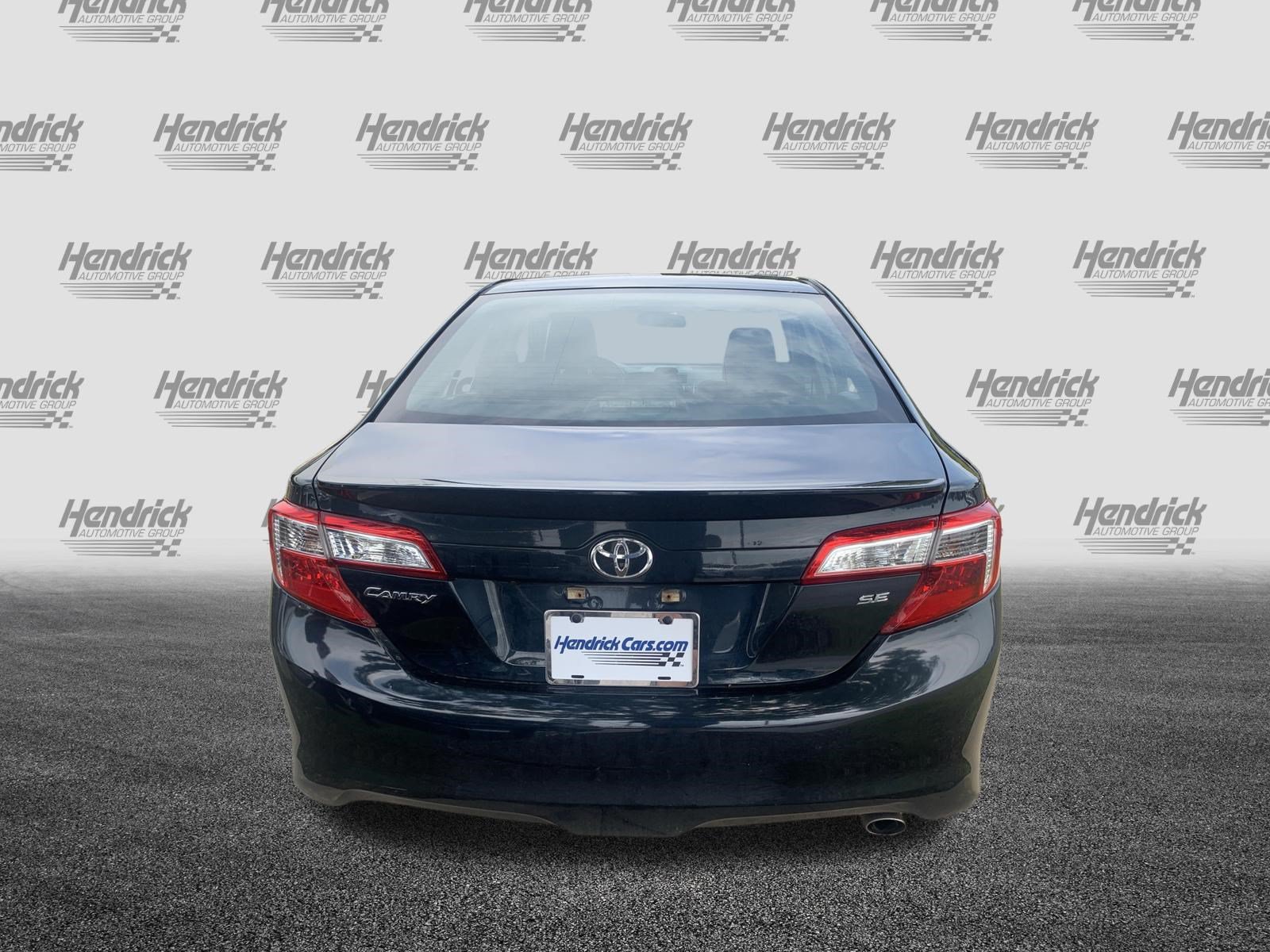 Used 2014 Toyota Camry SE w/ Moonroof Package FWD image 8