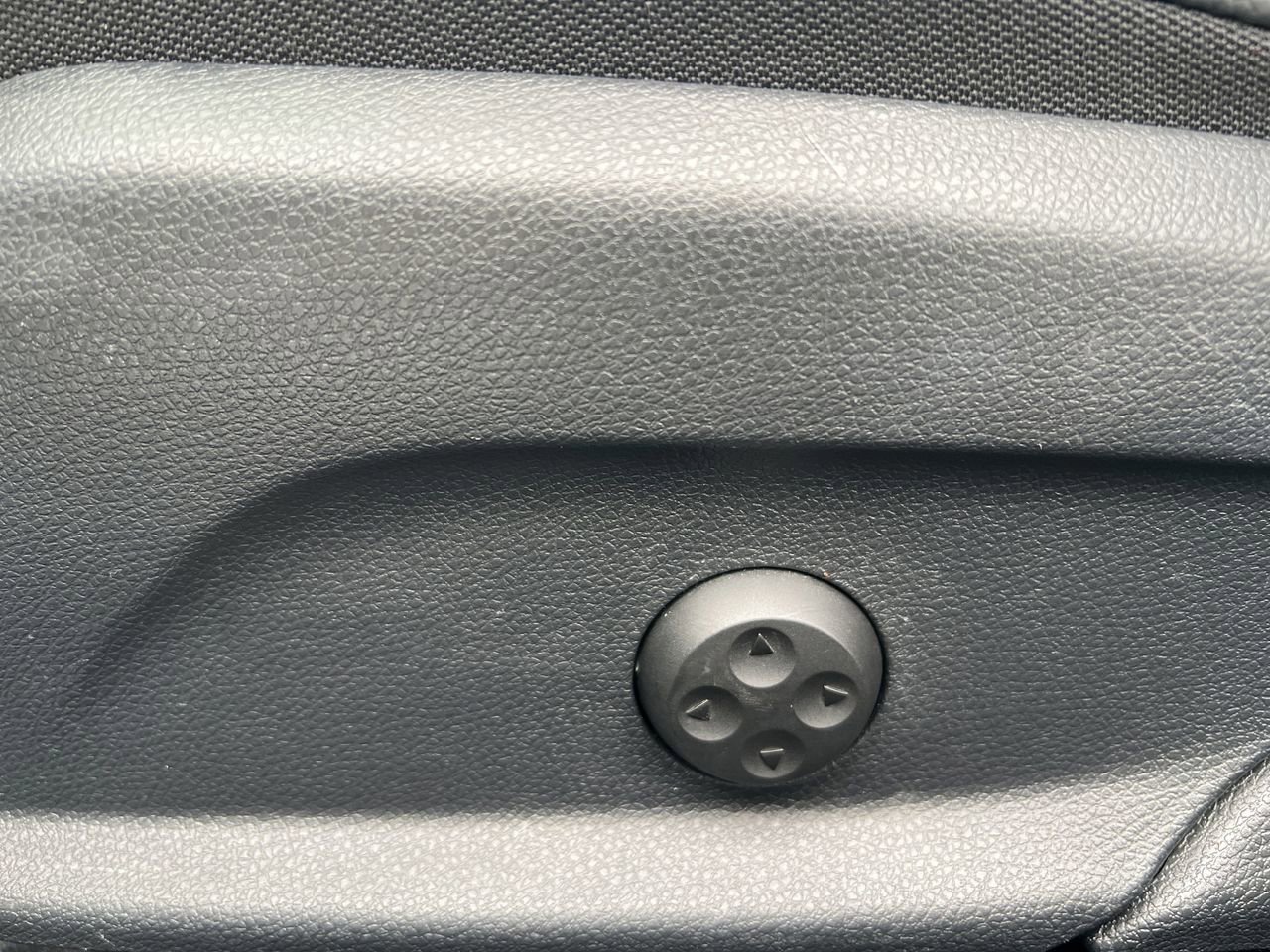 Used 2018 Mercedes-Benz C 300 Sedan image 20