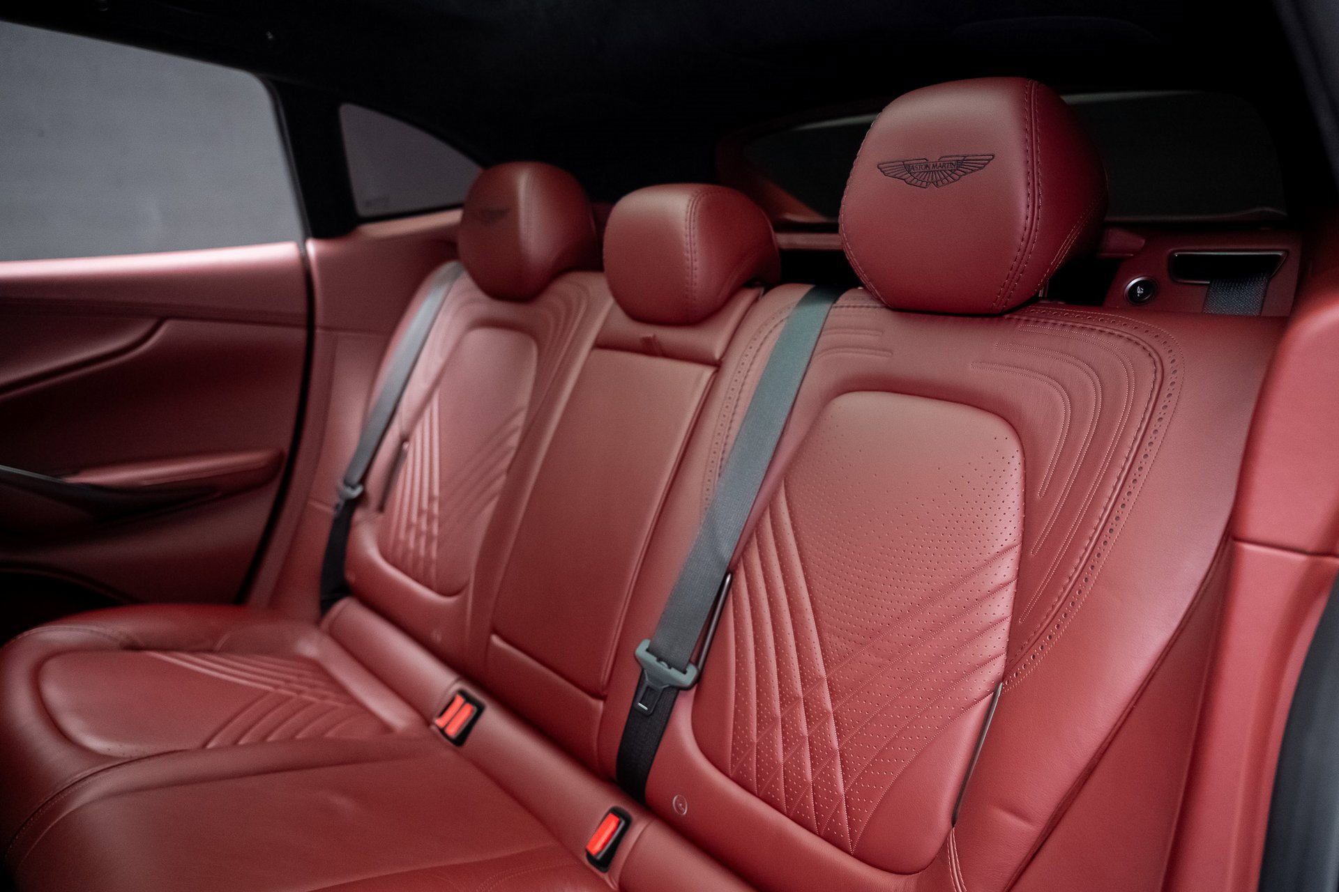 Used 2021 Aston Martin DBX image 68