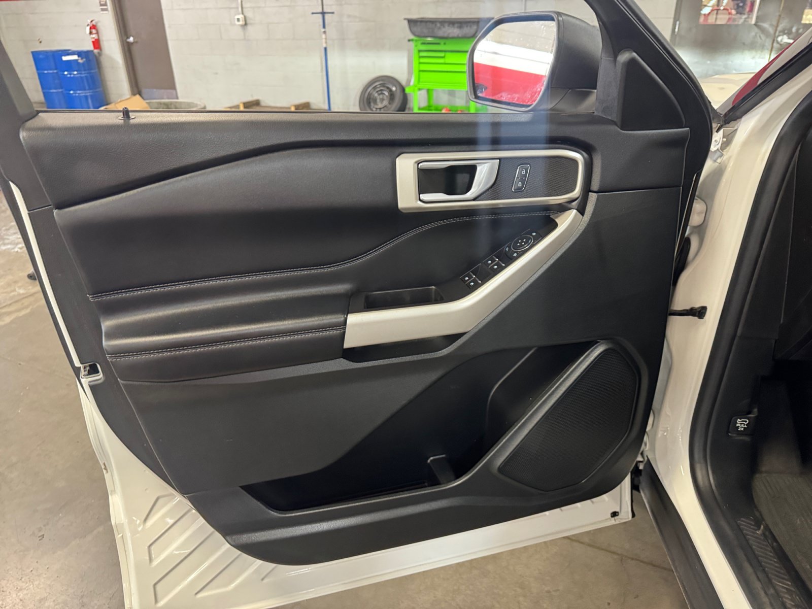 Used 2023 Ford Explorer XLT w/ Equipment Group 202A RWD image 13