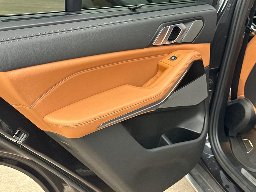 Used 2021 BMW X5 xDrive40i w/ Executive Package image 21