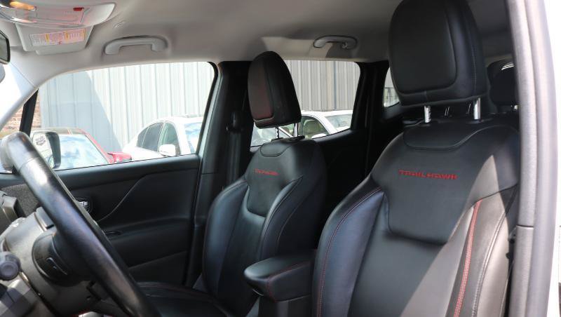 Used 2021 Jeep Renegade Trailhawk AWD/4WD image 8
