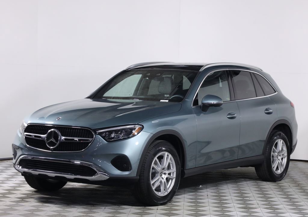 Used 2026 Mercedes-Benz GLC 300 4MATIC image 3