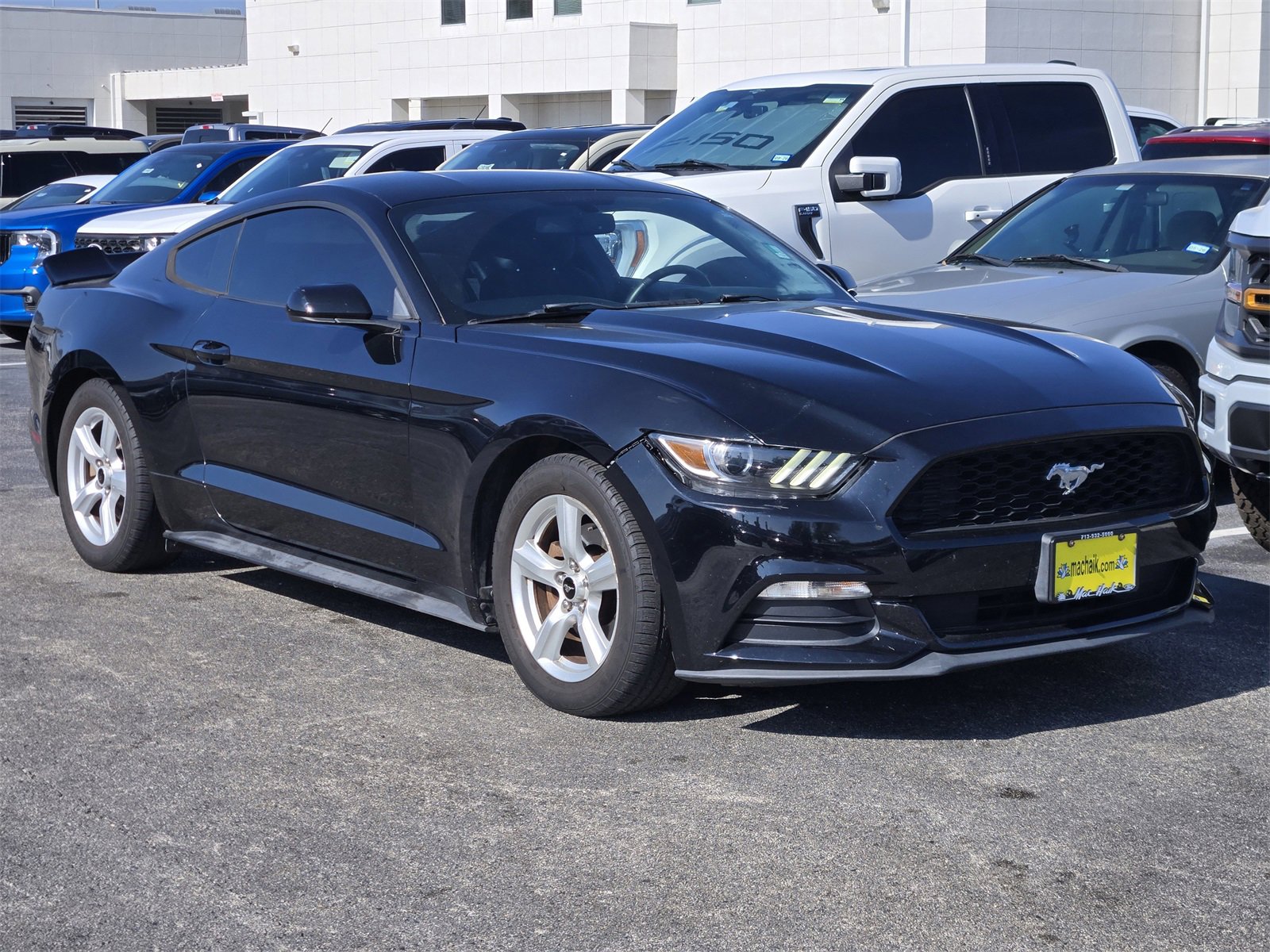 Used 2015 Ford Mustang Coupe image 3