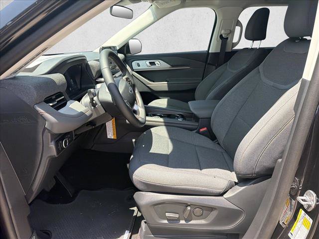 New 2026 Ford Explorer Active RWD image 9