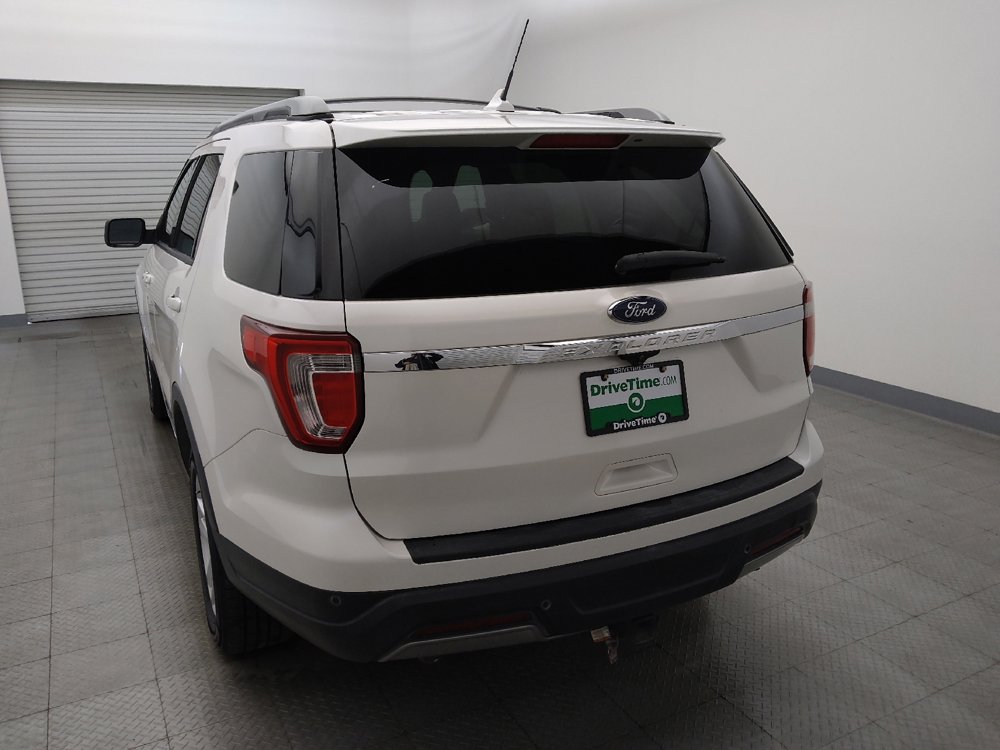 Used 2019 Ford Explorer XLT w/ Equipment Group 202A AWD/4WD image 6