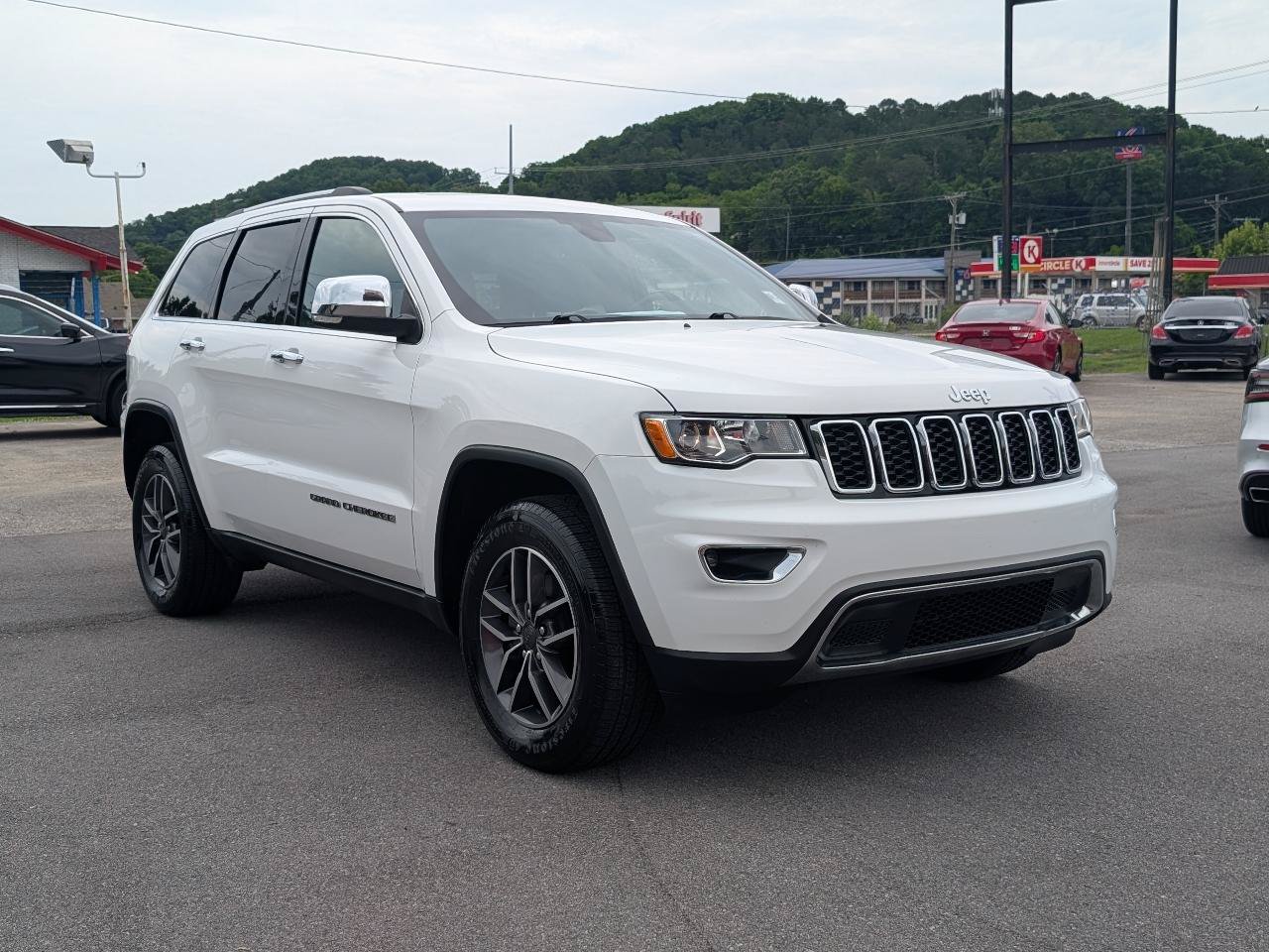 Used 2020 Jeep Grand Cherokee Limited AWD/4WD image 6