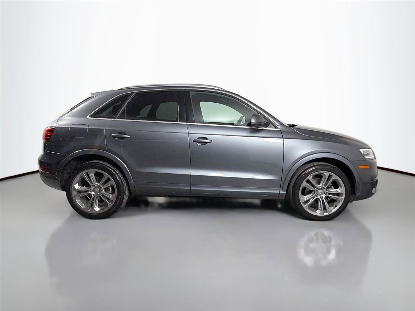 Used 2015 Audi Q3 2.0T Prestige AWD/4WD image 4