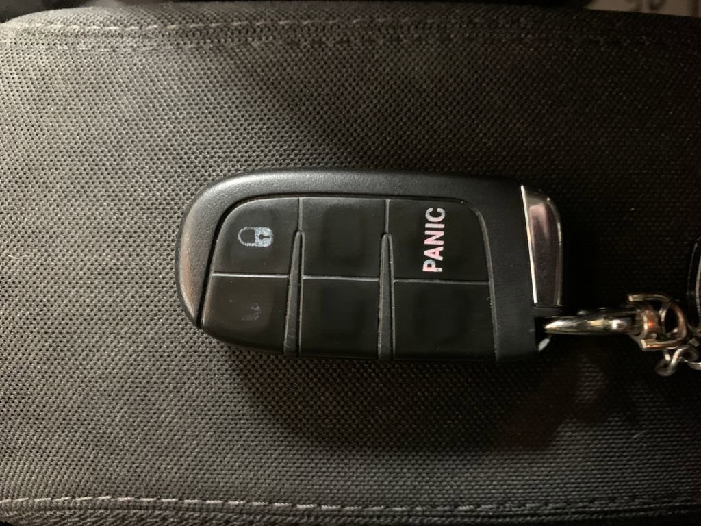 Used 2017 Jeep Renegade Latitude image 14