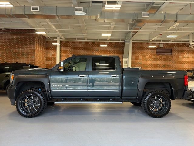 Used 2018 GMC Sierra 2500 Denali w/ Duramax Plus Package AWD/4WD image 5
