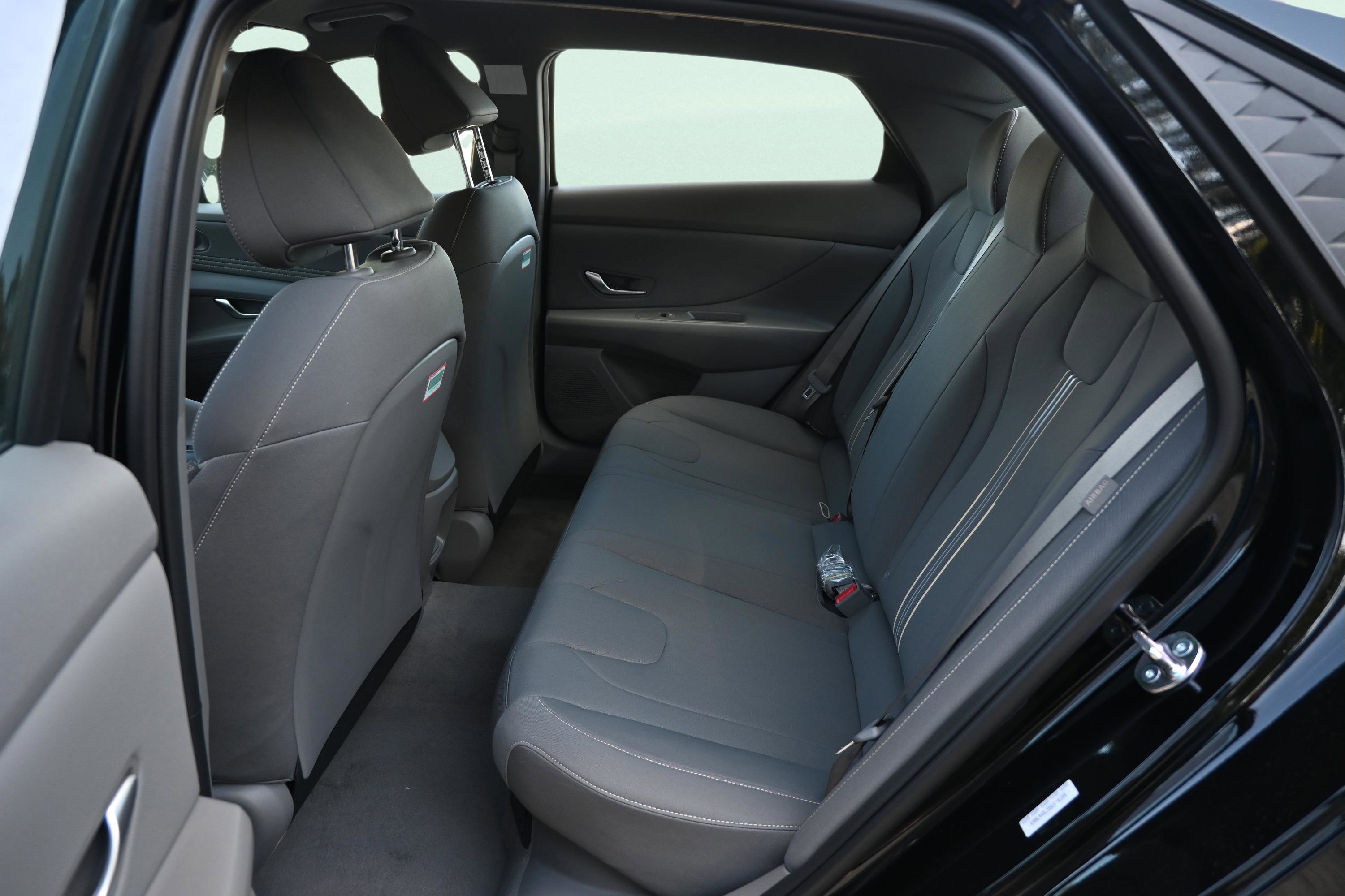 New 2025 Hyundai Elantra SEL image 11