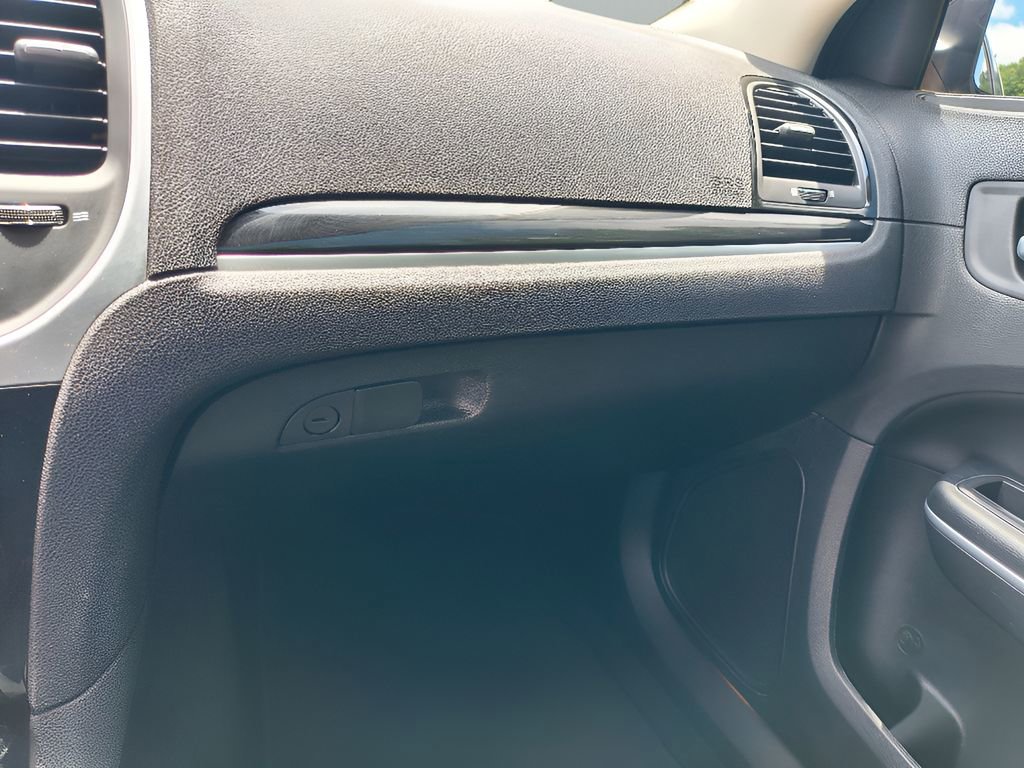 Used 2023 Chrysler 300 Touring w/ Sport Appearance Package image 21