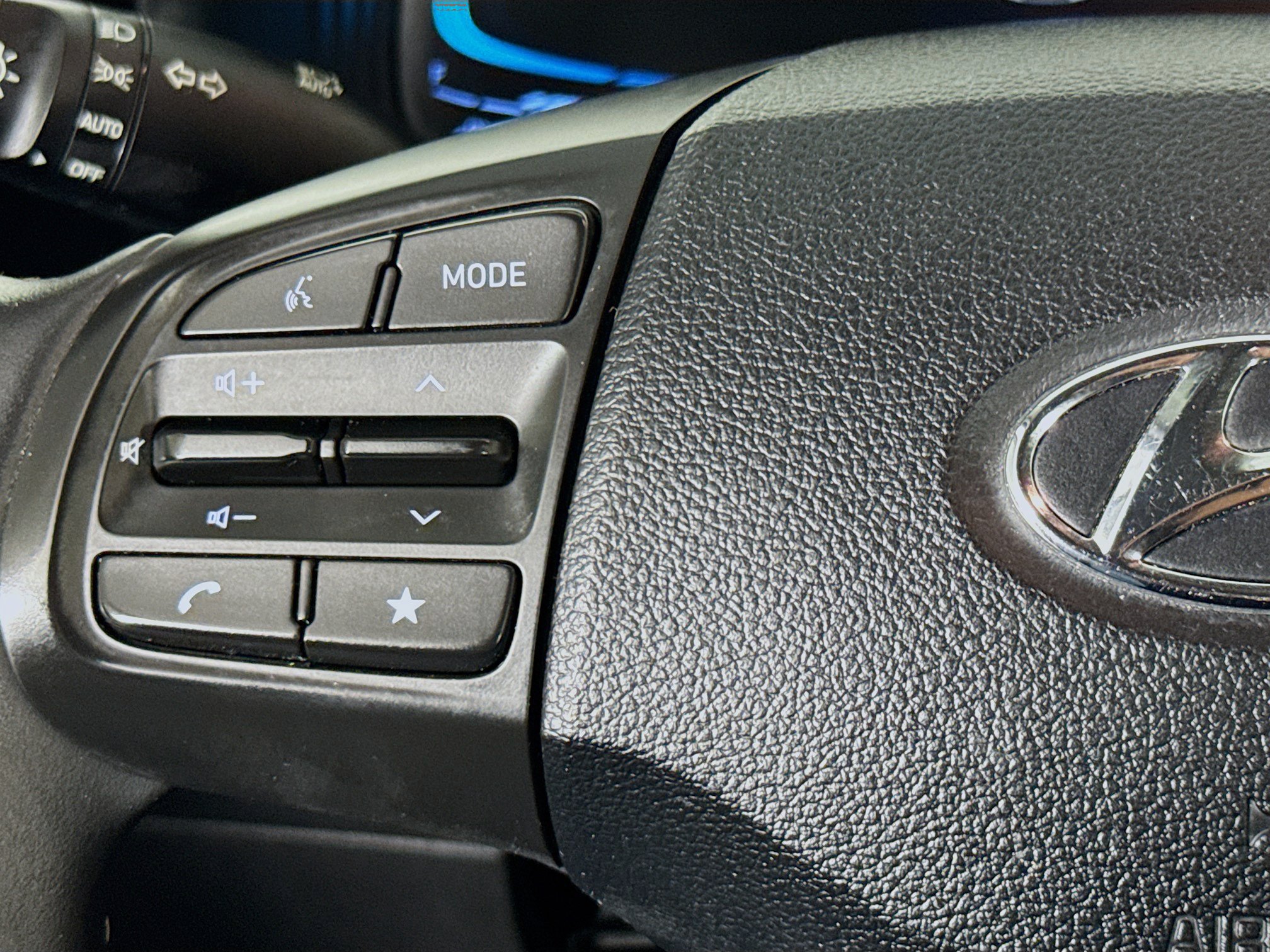 Used 2026 Hyundai Venue SEL FWD image 11
