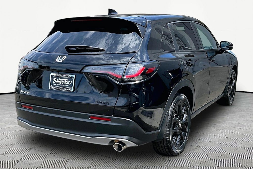 Used 2023 Honda HR-V Sport image 2