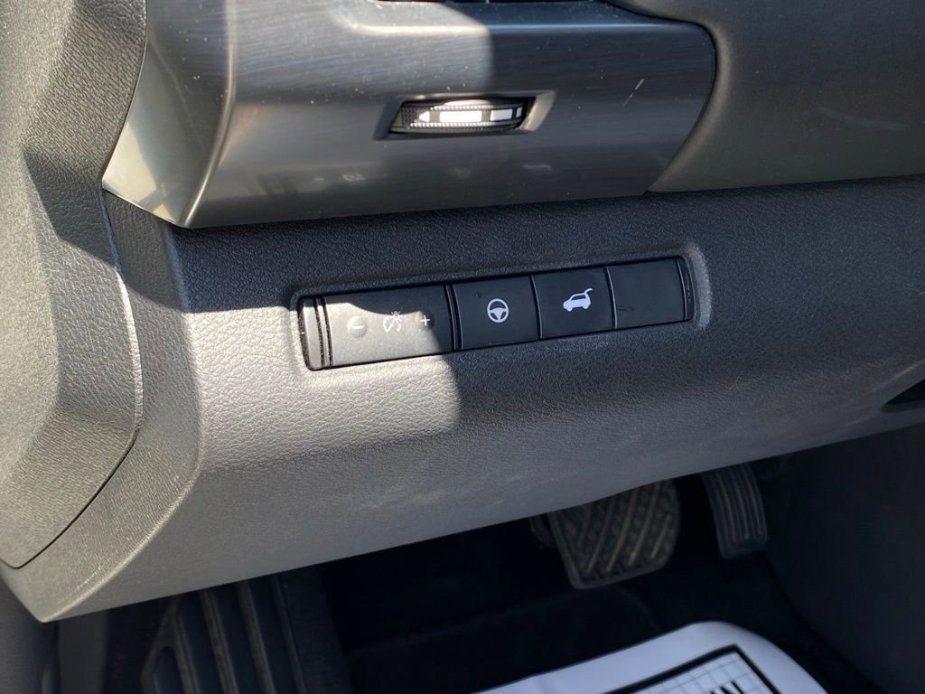 Used 2022 Nissan Pathfinder SL FWD image 5