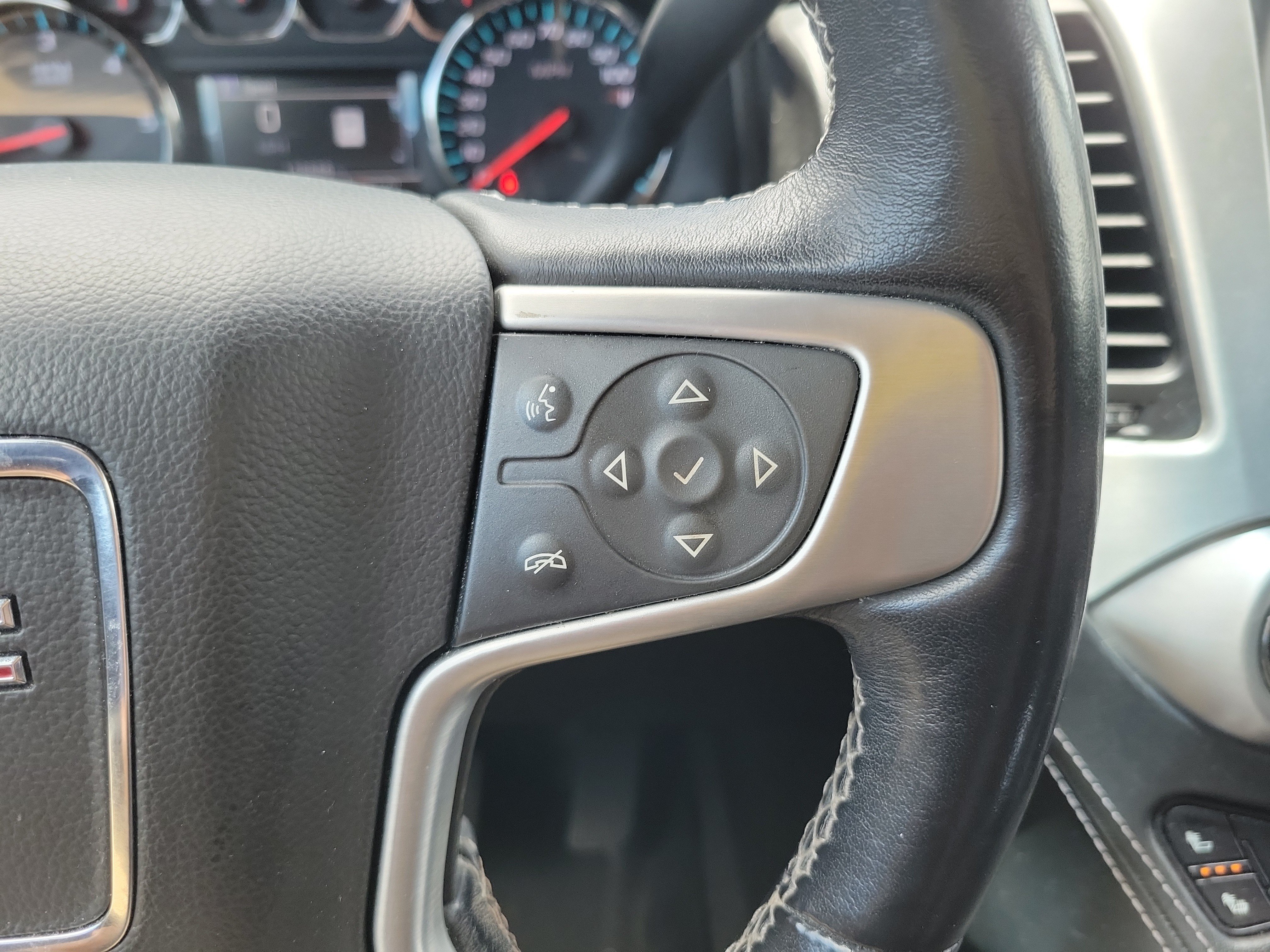 Used 2019 GMC Yukon XL SLT w/ Open Road Package RWD image 32