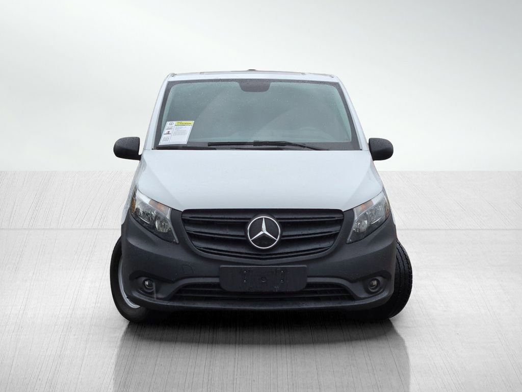 Used 2023 Mercedes-Benz Metris image 3
