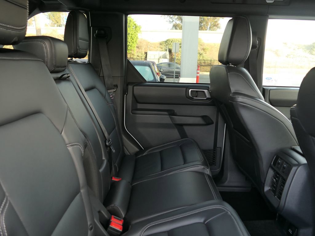 Used 2025 Ford Bronco Outer Banks image 26