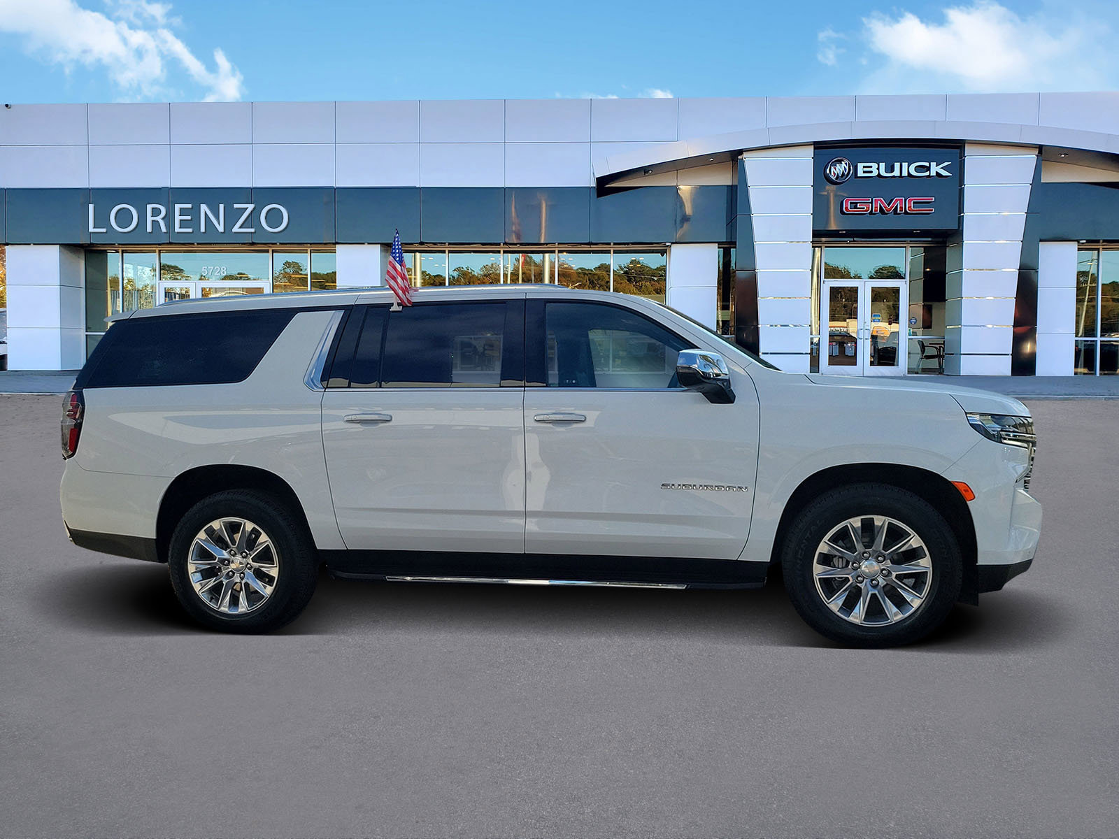 Used 2023 Chevrolet Suburban Premier image 4