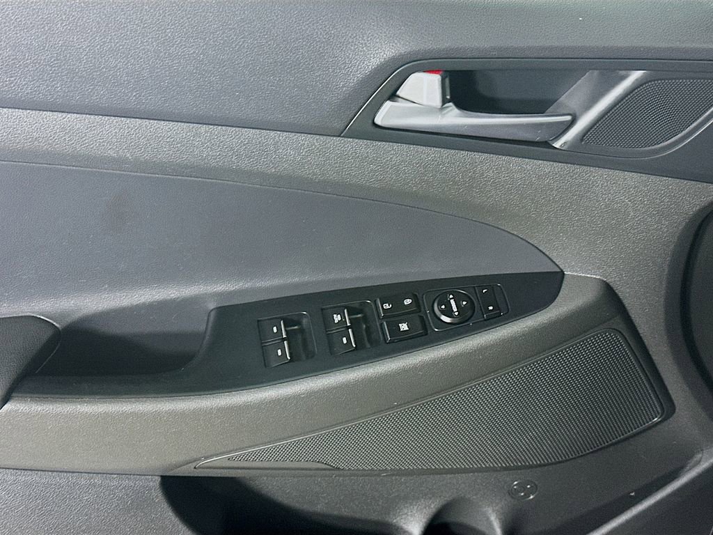 Used 2016 Hyundai Tucson Limited w/ Option Group 03 image 25