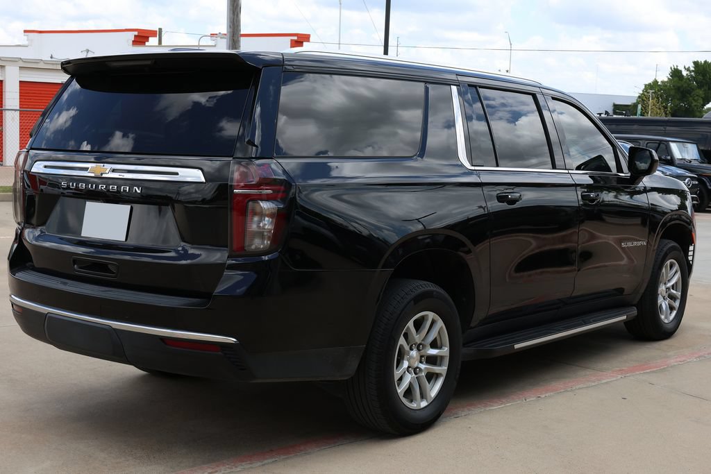 Used 2023 Chevrolet Suburban LT RWD image 5