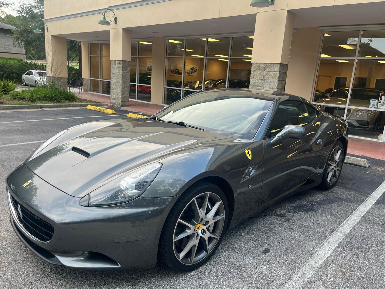 Used 2011 Ferrari California RWD image 25