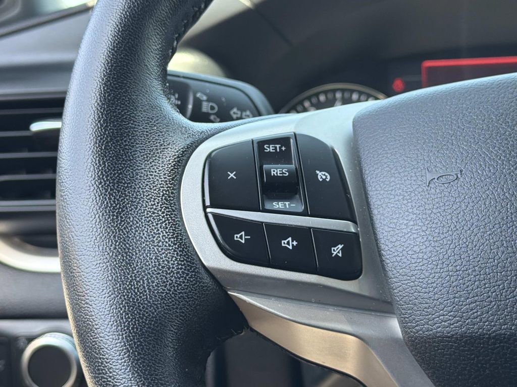Used 2021 Ford Explorer XLT RWD image 12