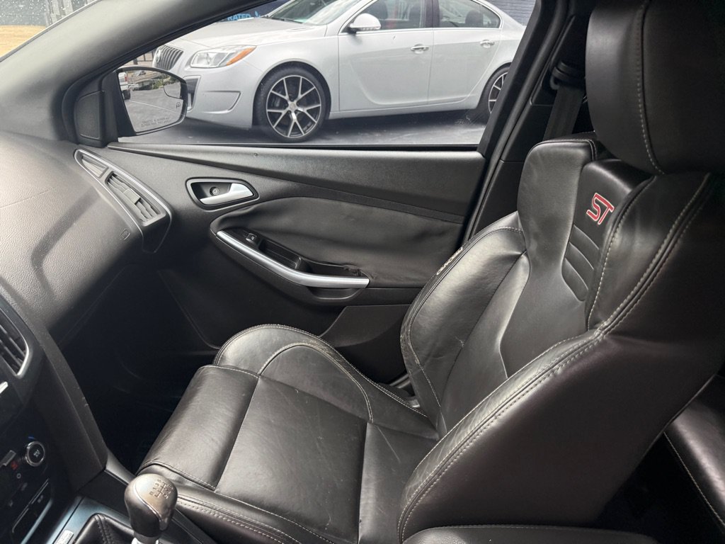 Used 2014 Ford Focus ST w/ Equipment Group 202A FWD image 37