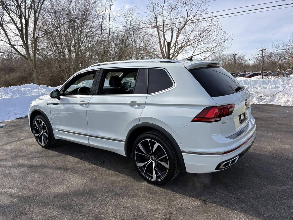 Used 2022 Volkswagen Tiguan SEL R-Line image 5