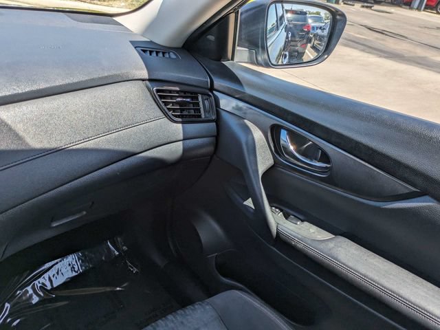 Used 2020 Nissan Rogue SV FWD image 19