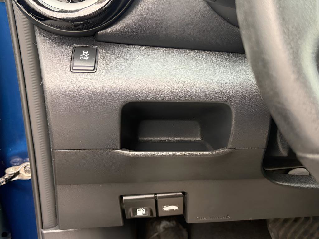 Used 2019 Nissan Kicks SR w/ SR Premium Package image 40