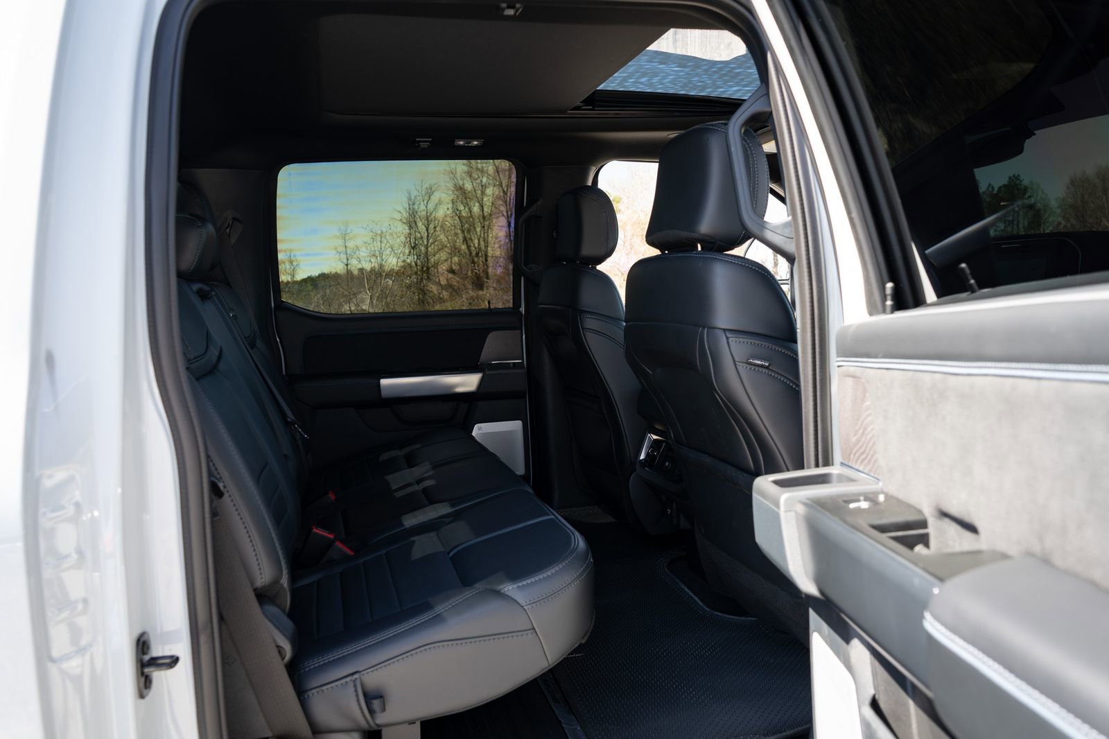 Used 2025 Ford F250 Platinum image 44