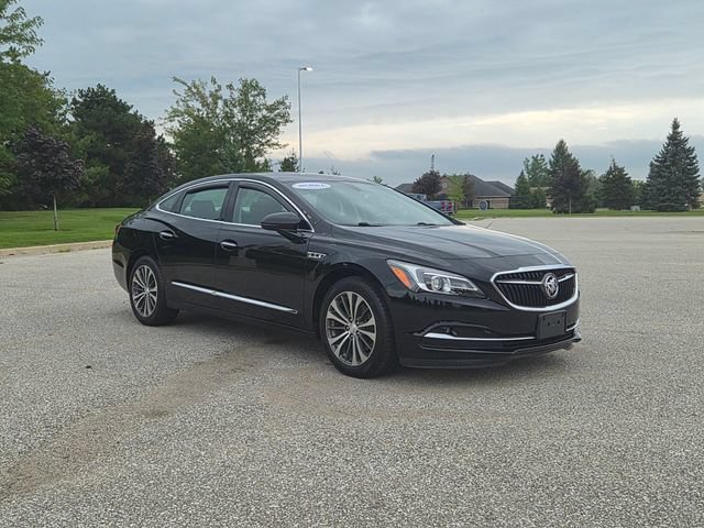 Used 2017 Buick LaCrosse Essence FWD image 3