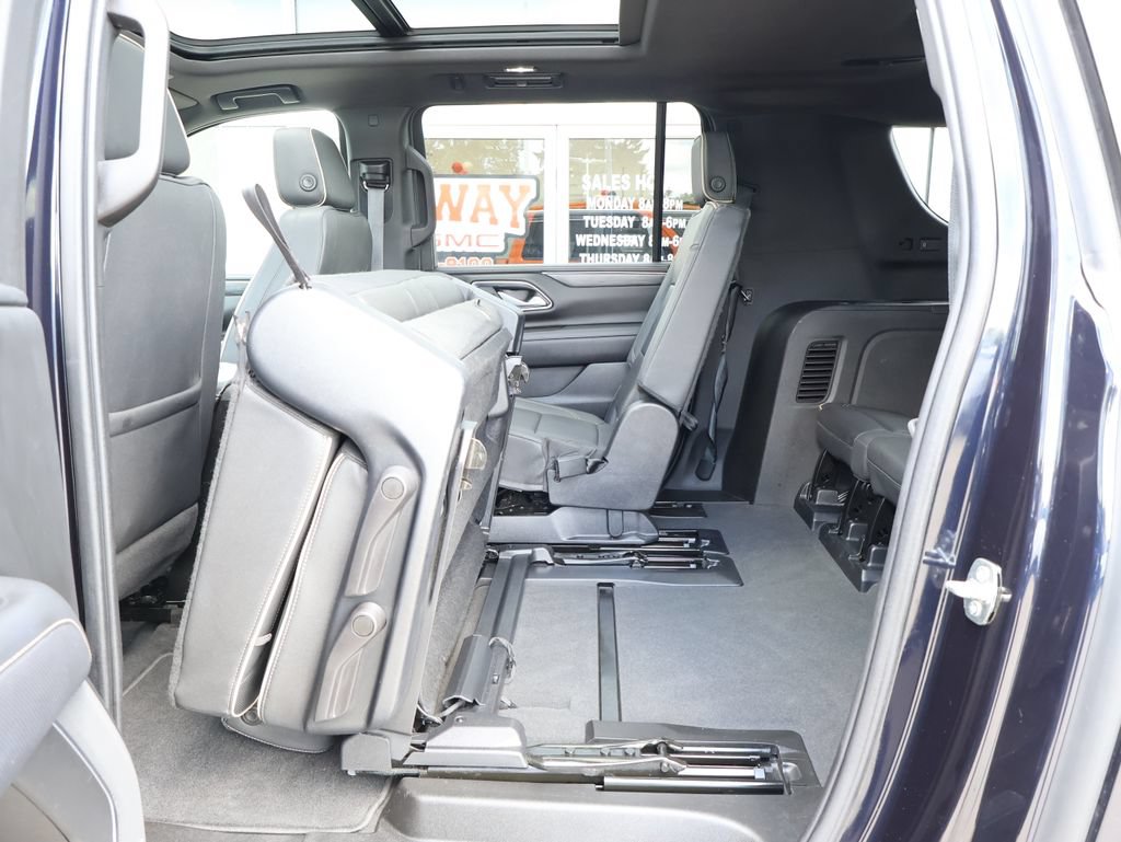 Used 2023 GMC Yukon XL SLT w/ SLT Luxury Package AWD/4WD image 30