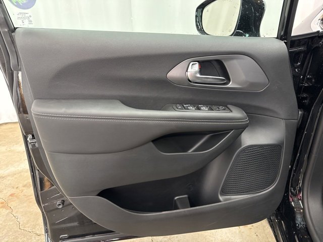 New 2026 Chrysler Voyager LX image 9